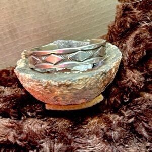 ARTISAN STERLING SILVER BRACELET WITH GREAT DESIGN